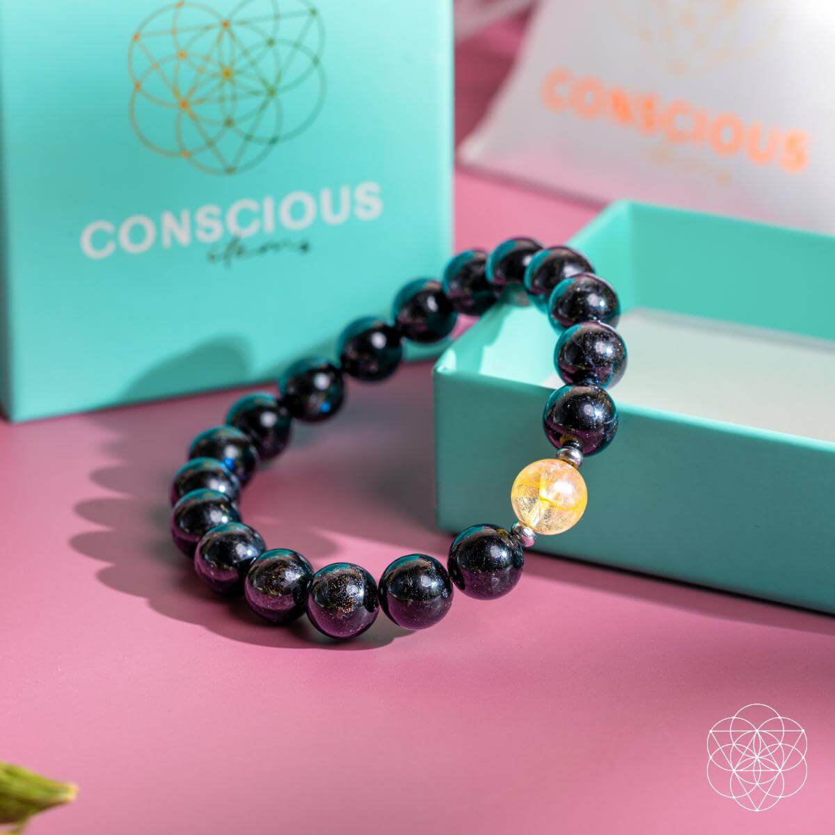 The Arfvedsonite Deep Healing Bracelet - DestGlow