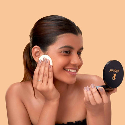 Pilgrim Rich Caramel Matte Finish Compact Powder Absorbs Oil, Conceals &amp; Gives Radiant Skin